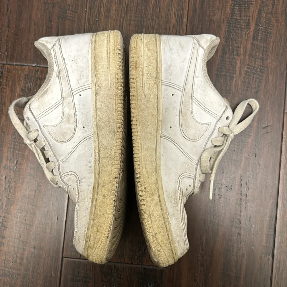 Sneakers - Picture 2 of 2
